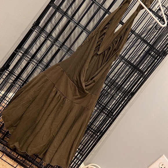 Green Dress - Picture 2 of 3